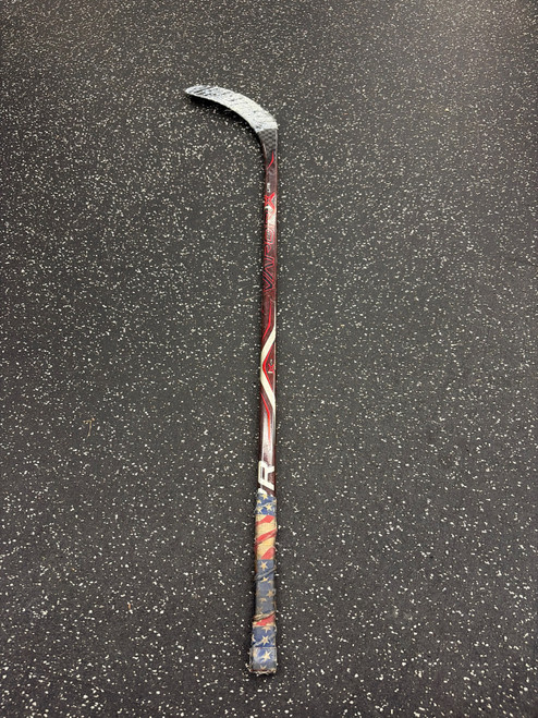 Vist Large View of Product Image Which is Used Bauer VAPOR 1X LITE Junior One Pce Right Grip 35 Flex