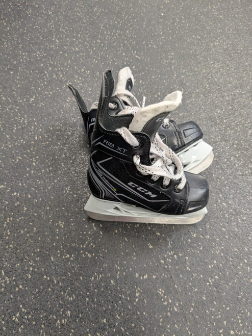 Vist Large View of Product Image Which is Used CCM RIB XT Youth Hockey Skate Youth 08.0