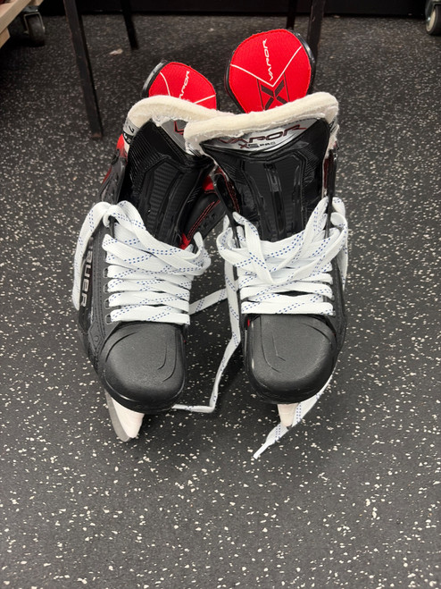 Vist Large View of Product Image Which is Used Bauer VAPOR X5 PRO FLY-X Senior Hockey Skate Senior 7