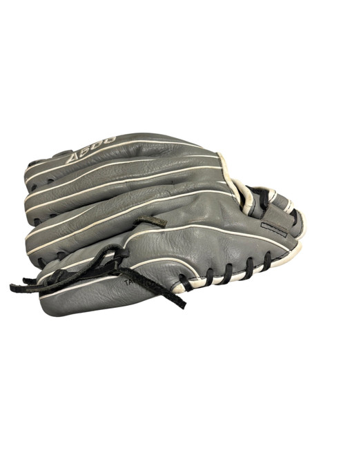 Vist Large View of Product Image Which is Used Wilson A05RF18115 BB/SB Glove RH Throw Grey 11 1/2"