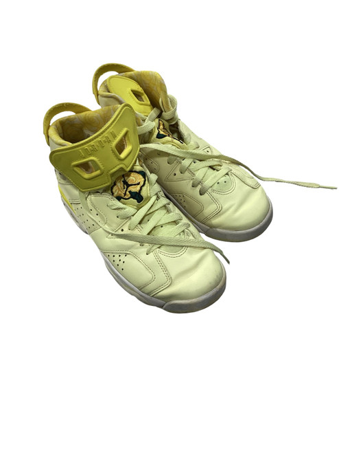 Vist Large View of Product Image Which is Used Jordan Basketball Shoes Y Yellow Senior 5.5