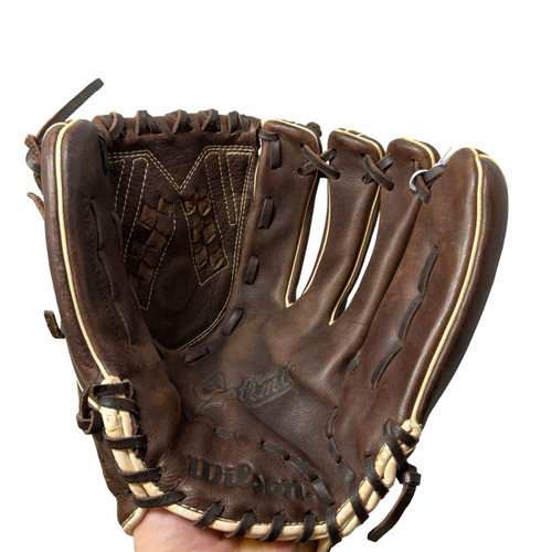 Vist Large View of Product Image Which is Used Wilson A800 BB/SB Glove RH Throw Brown 12 1/2"