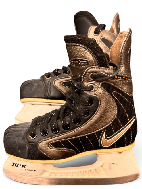 Vist Large View of Product Image Which is Used Nike IGNITE 4 Junior Hockey Skate Junior 01