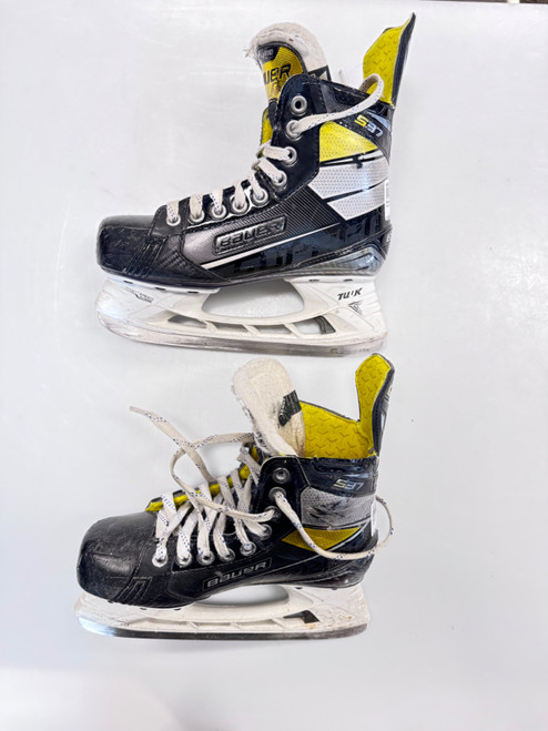Vist Large View of Product Image Which is Used Bauer S37 Intermediate Hockey Skate Intermediate 4.0