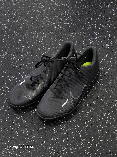 Vist Large View of Product Image Which is Used Nike Soccer Turf Shoes Black Senior 8