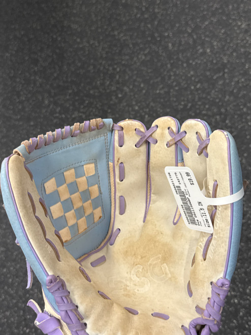 Vist Large View of Product Image Which is Used Dsg DSG1150WBP BB/SB Glove RH Throw White 11 1/2"