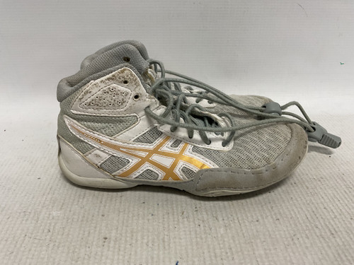 Vist Large View of Product Image Which is Used Asics Wrestling Shoes White Youth 12.0