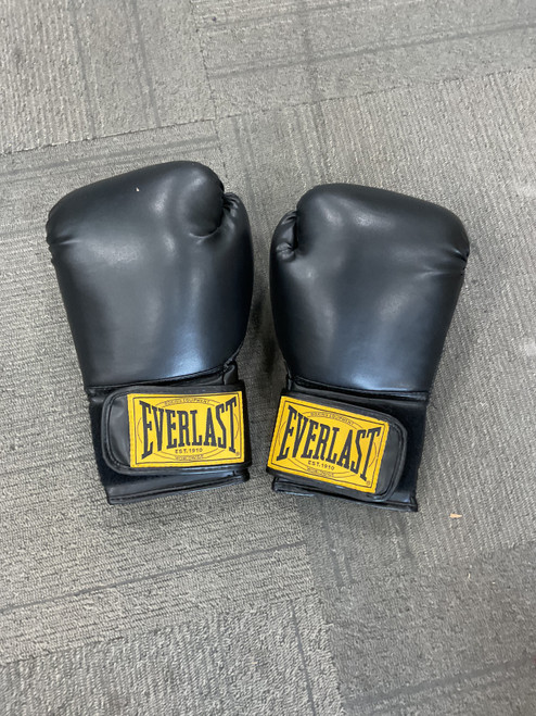Vist Large View of Product Image Which is Used Everlast Boxing Gloves Black Senior