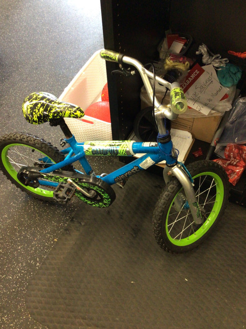 Vist Large View of Product Image Which is Used Dynacraft EVEREST Cruiser Bike Boys Green 16"