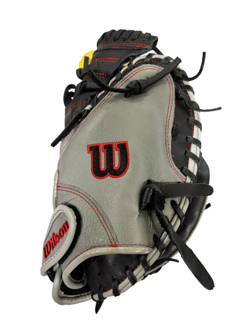 Vist Large View of Product Image Which is Used Wilson A500 BB/SB Catchers RH Throw Black And Grey 32"