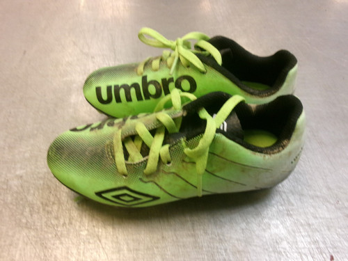 Vist Large View of Product Image Which is Used Umbro Soccer Cleats Green Youth 12.0