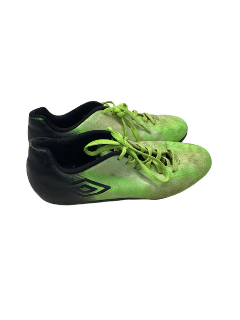 Vist Large View of Product Image Which is Used Umbro Soccer Cleats Green Junior 03.5
