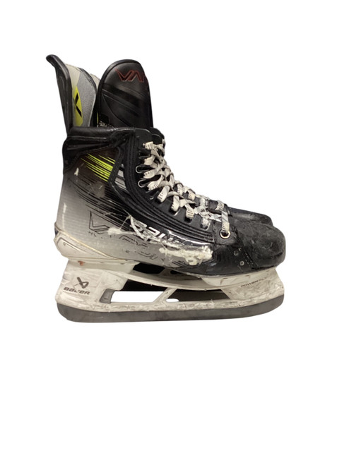 Vist Large View of Product Image Which is Used Bauer HYPERLITE 2 Intermediate Hockey Skate Intermediate 6.5