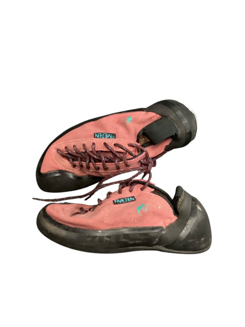 Vist Large View of Product Image Which is Used Climbing Shoes Junior 04.5