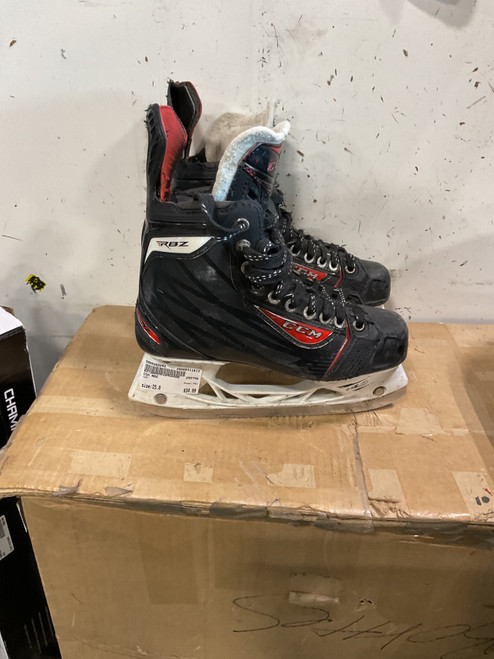 Vist Large View of Product Image Which is Used CCM RBZ Intermediate Hockey Skate Intermediate 5.0