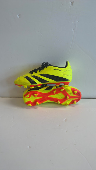 Vist Large View of Product Image Which is Used Adidas Soccer Cleats None Junior 03