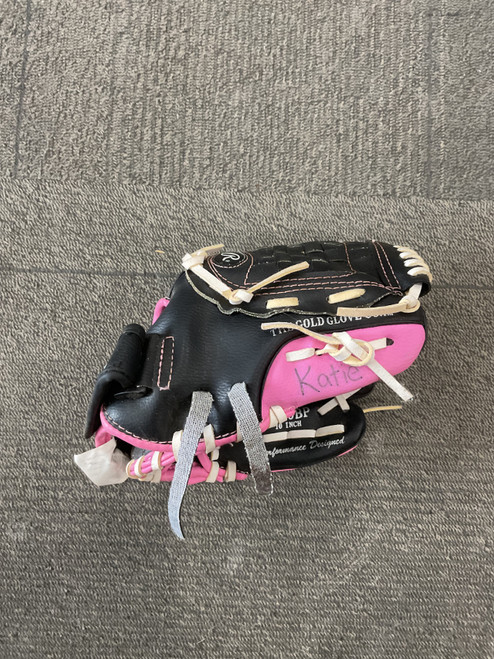 Vist Large View of Product Image Which is Used Rawlings PLAYER SERIES BB/SB Glove RH Throw Pink 10"