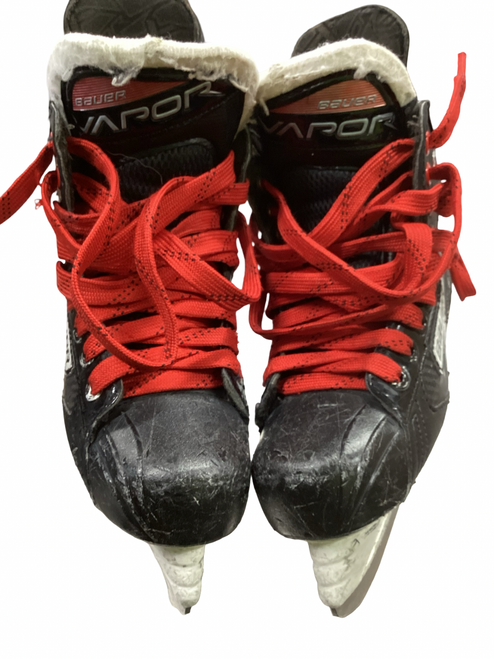 Vist Large View of Product Image Which is Used Bauer VAPOR X3.5 Junior Hockey Skate Junior 02.5