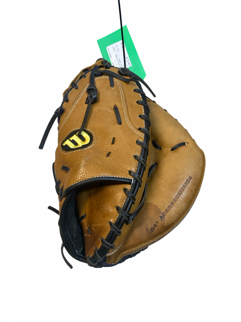 Vist Large View of Product Image Which is Used Wilson A950 BB/SB Catchers RH Throw Brown 34"