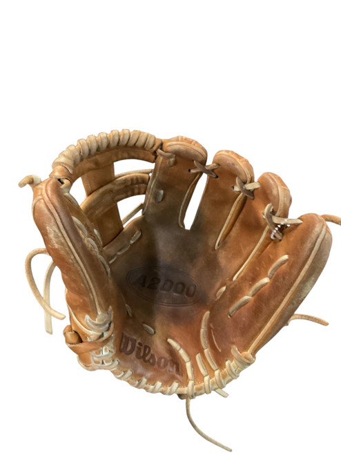 Vist Large View of Product Image Which is Used Wilson A2000 1716 BB/SB Glove RH Throw Brown 11 1/2"