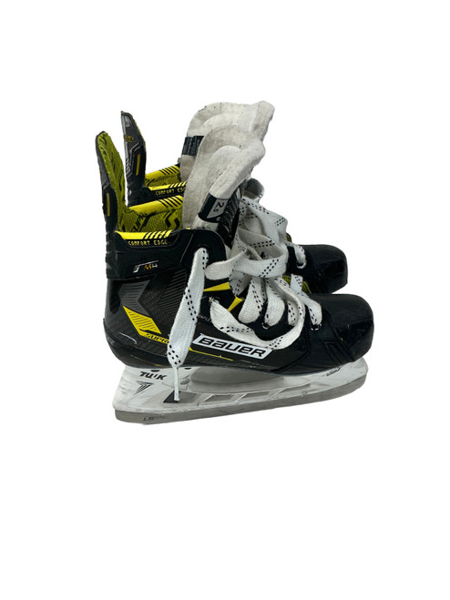 Vist Large View of Product Image Which is Used Bauer SUPREME M4 SKATES Junior Hockey Skate Black Junior 02.5