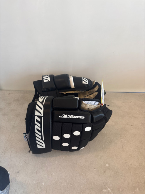Vist Large View of Product Image Which is Used WinnWell COMP XT Junior Gloves Black 12"