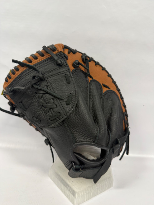 Vist Large View of Product Image Which is Used MacGregor YOUTH CATCHERS MITT BB/SB Catchers LH Throw Black 32"