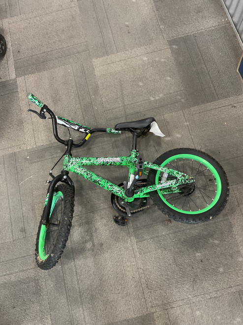 Vist Large View of Product Image Which is Used Dynacraft INVADER Training Wheel Bike Boys Green 16"