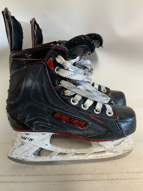 Vist Large View of Product Image Which is Used Bauer VAPOR X500 LE Junior Hockey Skate Junior 01