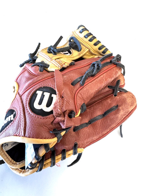 Vist Large View of Product Image Which is Used Wilson A55 BB/SB Glove RH Throw Brown 11"