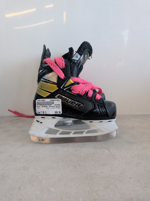 Vist Large View of Product Image Which is Used Bauer SUPREME MATRIX Youth Hockey Skate Youth 09.0