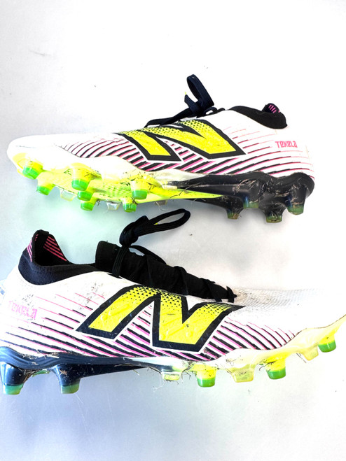 Vist Large View of Product Image Which is Used New Balance Soccer Cleats White Senior 9