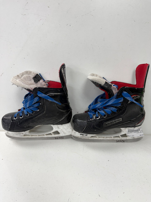 Vist Large View of Product Image Which is Used Bauer VAPOR X500 Youth Hockey Skate Youth 13.0