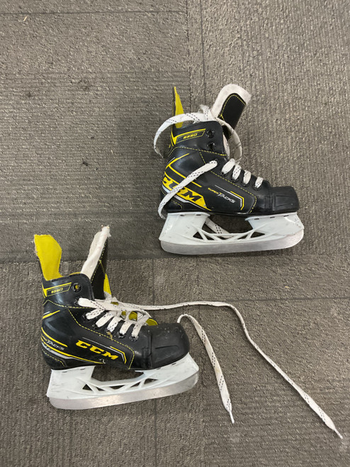 Vist Large View of Product Image Which is Used CCM SUPER TACKS 9350 Youth Hockey Skate Youth 11.0
