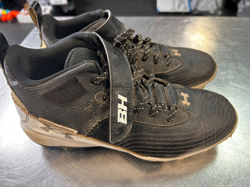 Vist Large View of Product Image Which is Used Under Armour BH BB/SB Cleats Black Junior 05