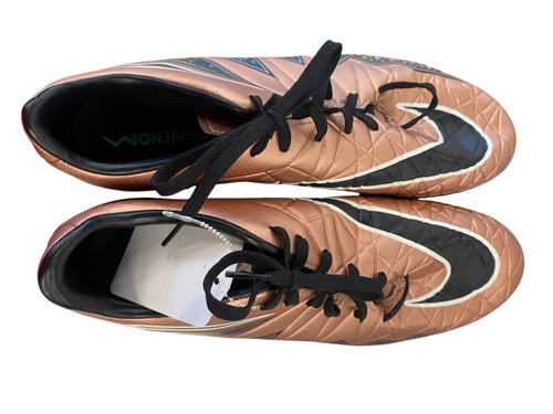 Vist Large View of Product Image Which is Used Nike Soccer Cleats Pink Senior 8.5
