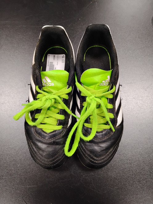 Vist Large View of Product Image Which is Used Adidas GOLETTO Soccer Cleats Black Junior 01.5