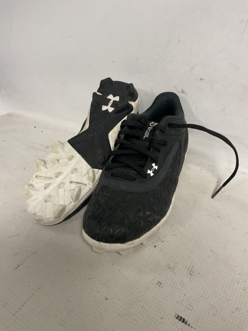 Vist Large View of Product Image Which is Used Under Armour LEADOFF LOW 3.0 BB/SB Cleats Black Junior 04.5