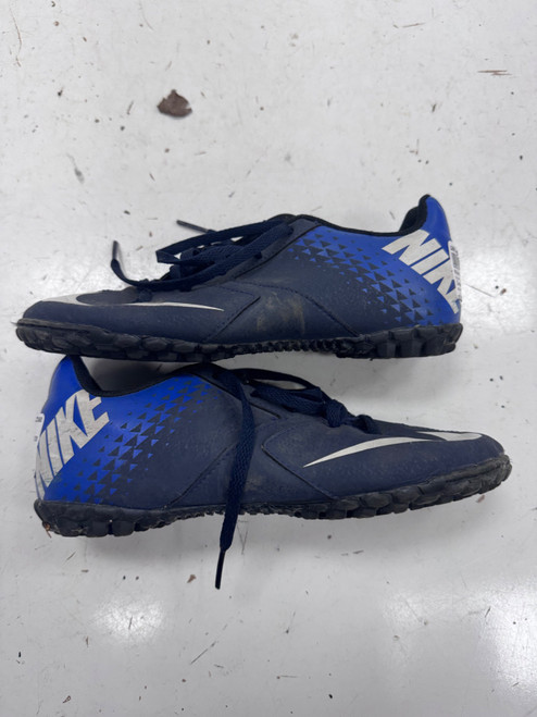 Vist Large View of Product Image Which is Used Nike Soccer Turf Shoes Navy Blue Junior 03