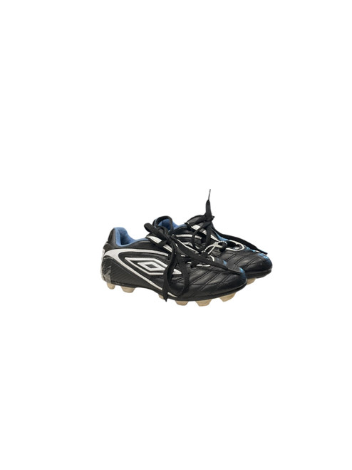 Vist Large View of Product Image Which is Used Umbro Soccer Cleats Black And White Youth 11.0