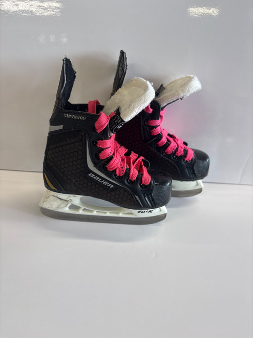 Vist Large View of Product Image Which is Used Bauer SUPREME PRO Youth Hockey Skate Youth 08.0