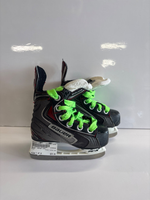 Vist Large View of Product Image Which is Used Bauer VAPOR X40 Youth Hockey Skate Youth 07.0