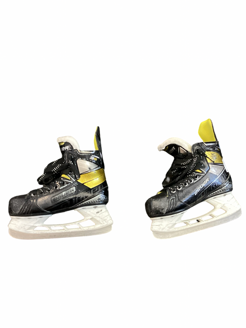 Vist Large View of Product Image Which is Used CCM SUPER TACKS 9380 Intermediate Hockey Skate Intermediate 3.5