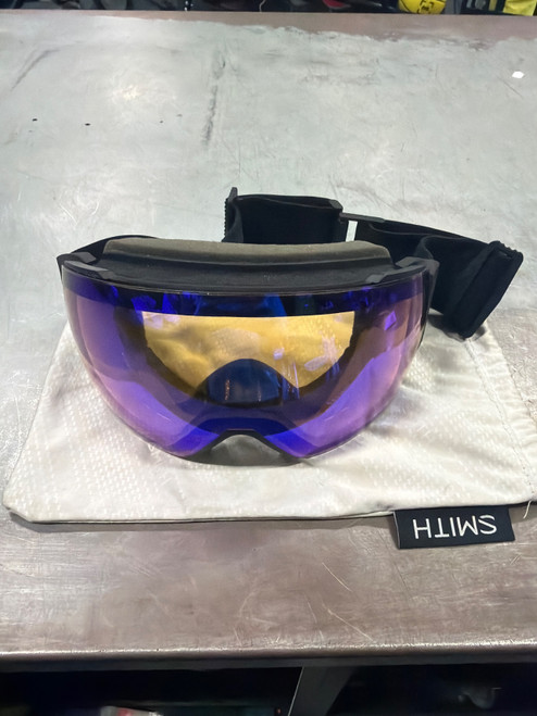 Vist Large View of Product Image Which is Used Smith Snow Goggles Adult Black