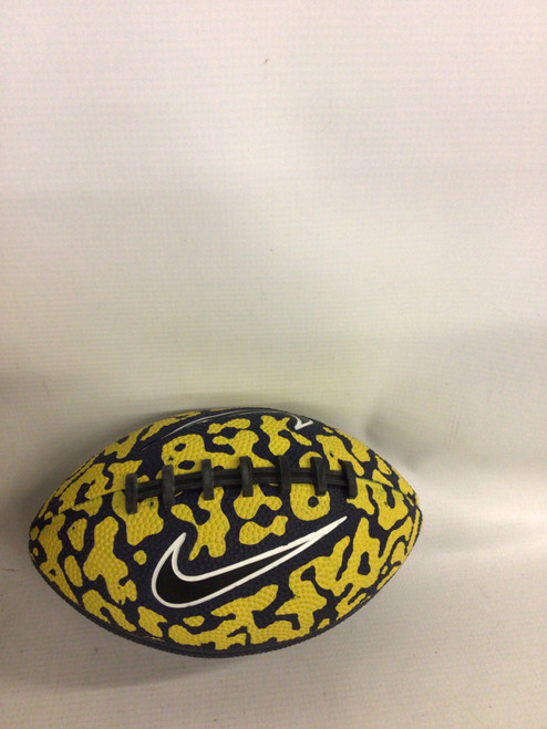 Vist Large View of Product Image Which is Used Nike PeeWee Football
