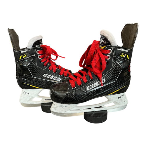 Vist Large View of Product Image Which is Used Bauer M1 Junior Hockey Skate Junior 02.5
