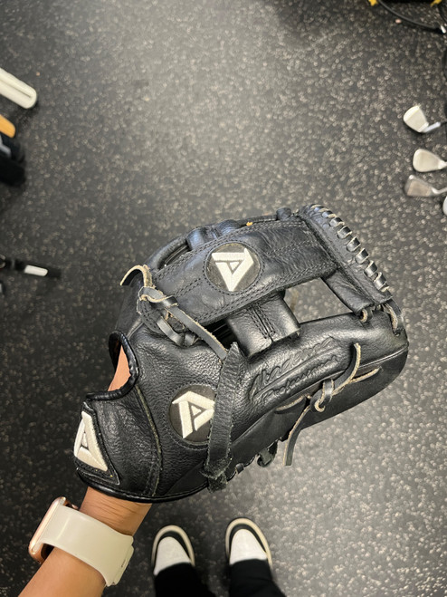 Vist Large View of Product Image Which is Used Akadema AZR95 BB/SB Glove RH Throw Black 11"