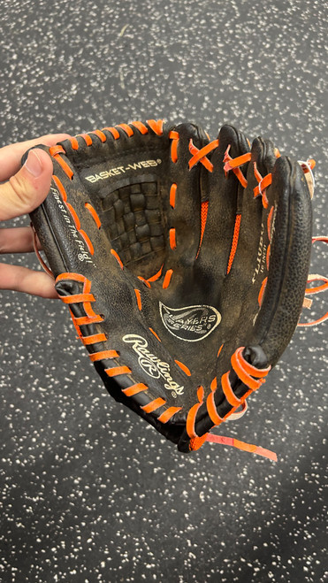 Vist Large View of Product Image Which is Used Rawlings PL10BO BB/SB Glove RH Throw Black 10"