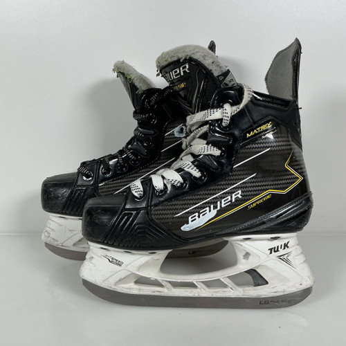 Vist Large View of Product Image Which is Used Bauer SUPREME MATRIX Skate Junior 01.5