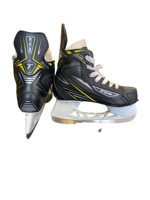Vist Large View of Product Image Which is Used CCM 2092 TACKS Junior Hockey Skate Junior 01